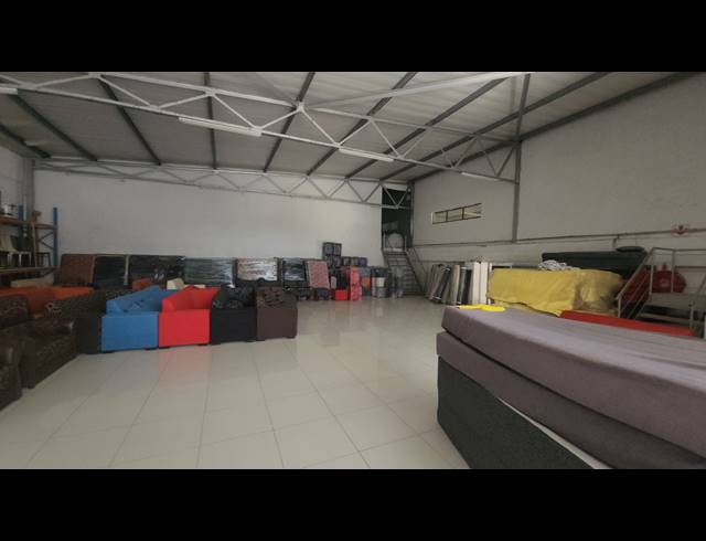 2,400M² WAREHOUSE FOR SALE IN NORTH BEACH